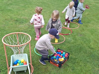 Veiklos lauke buvo kupinos džiaugsmo ir smalsumo Veiklos lauke buvo kupinos džiaugsmo ir smalsumo